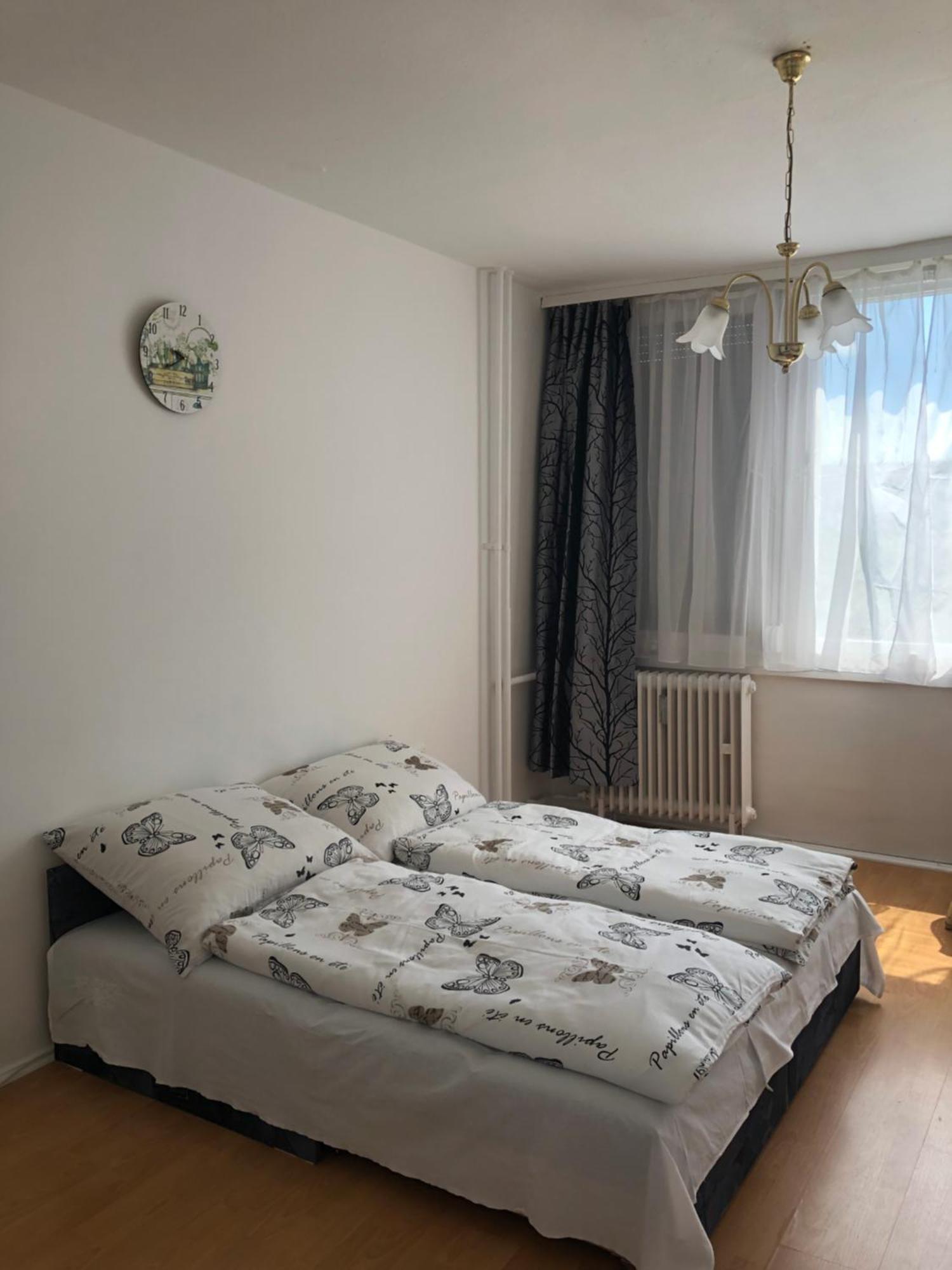 Juti Apartman Eger Luaran gambar